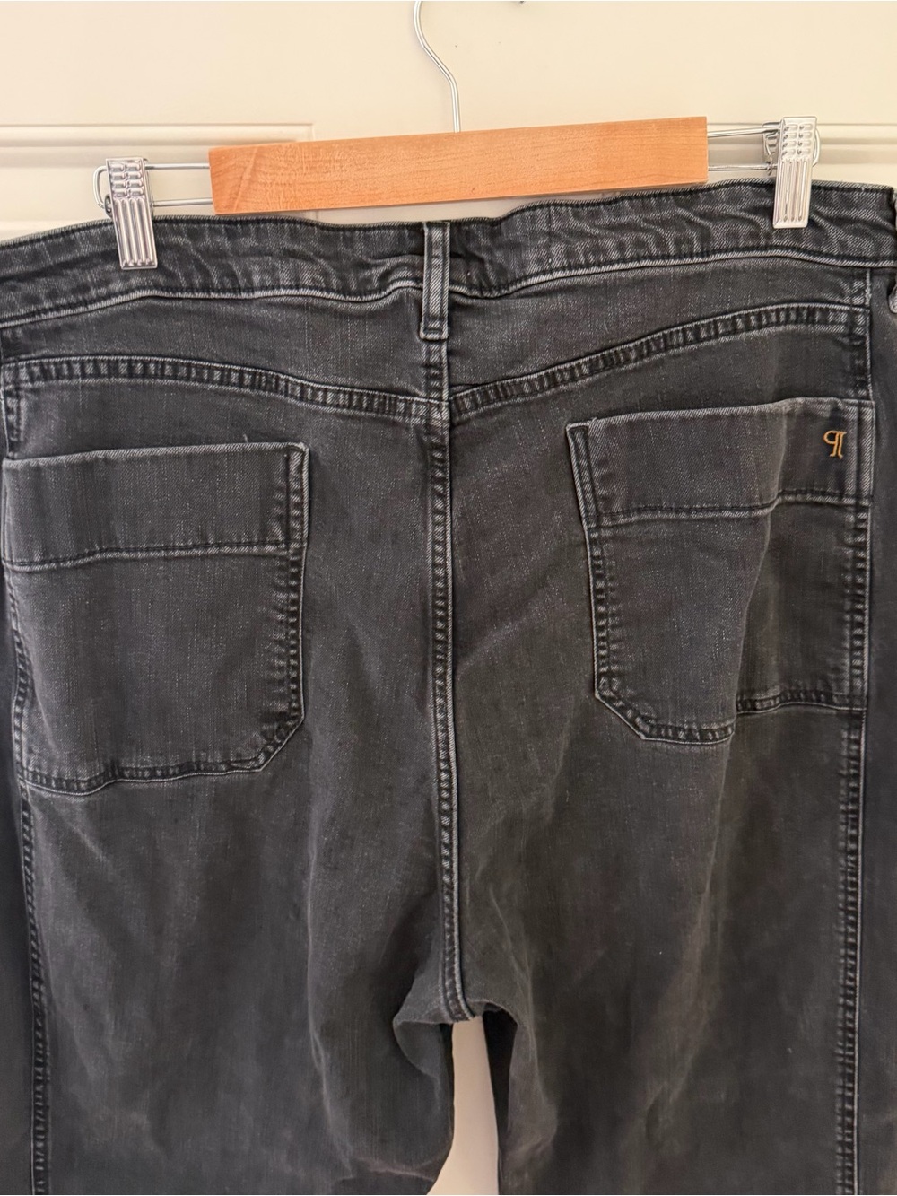 The Kenna Mid-Rise Heritage Barrel Jeans by Pilcro: Denim-Knit Edition Size 16 - Picture 9 of 11
